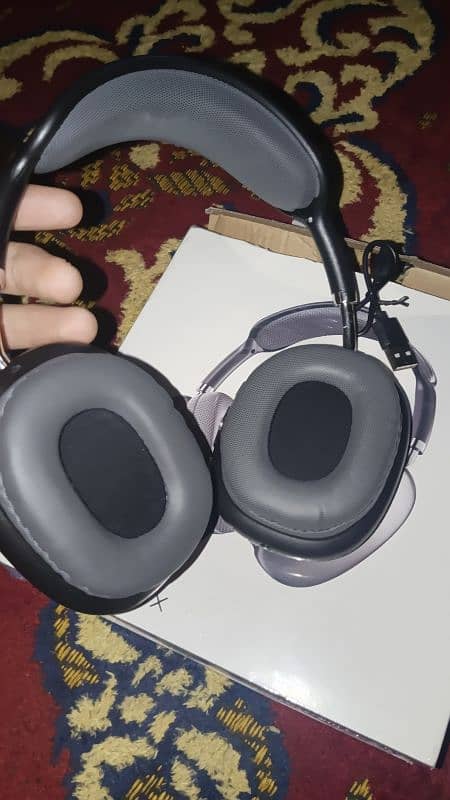 P9 Pro max Headphones 1