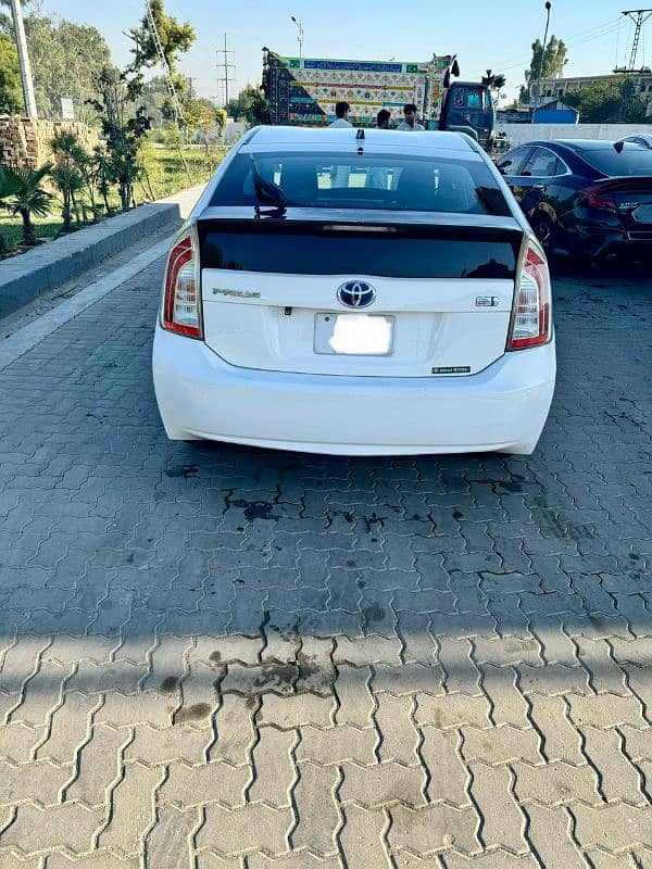 Toyota Prius 2013 6