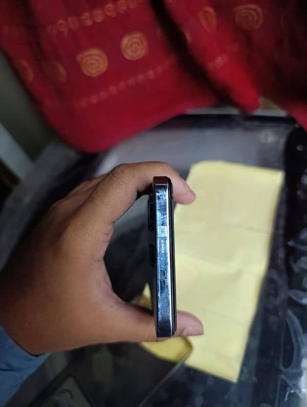 Infinix note 30 good condition me he phone 5