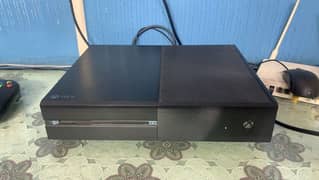 XBOX ONE 500GB WITH GAMES NON JAILBREAK