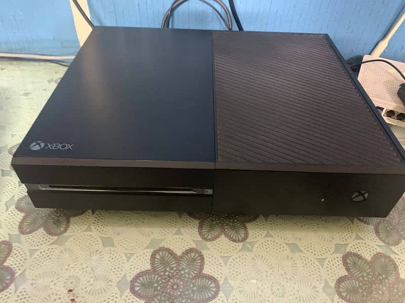 XBOX ONE 500GB WITH GAMES NON JAILBREAK 2