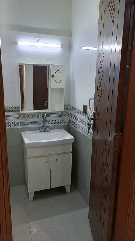 10 Marla upper portion for rent in Lda avenue 13