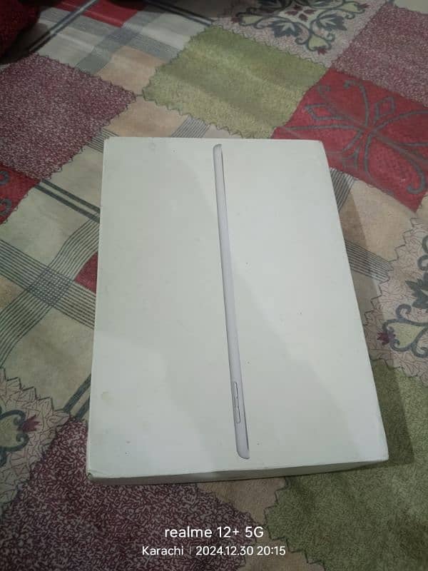 Ipad 6th Generation in good fresh condition 1