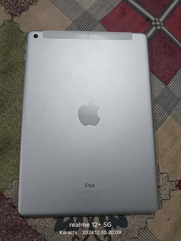 Ipad 6th Generation in good fresh condition 2