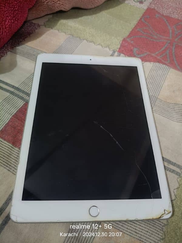 Ipad 6th Generation in good fresh condition 3