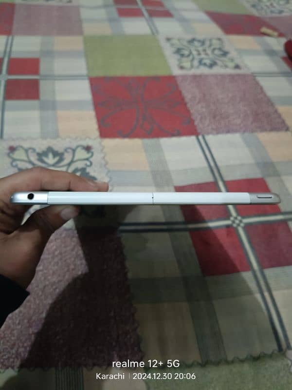 Ipad 6th Generation in good fresh condition 5