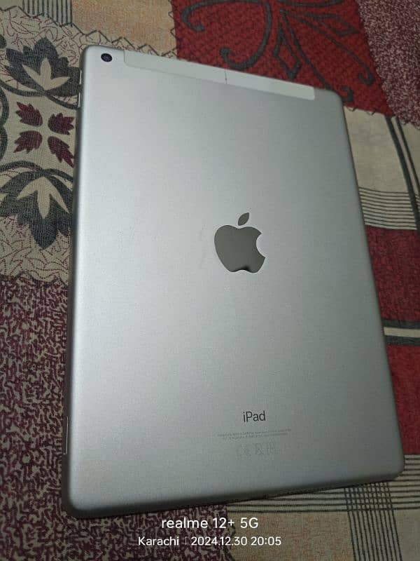 Ipad 6th Generation in good fresh condition 9