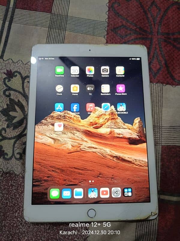 Ipad 6th Generation in good fresh condition 12