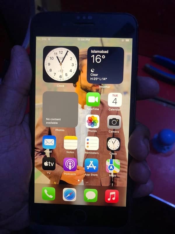 i phone 7 plus 128 gb pta proved with box and chargar 3