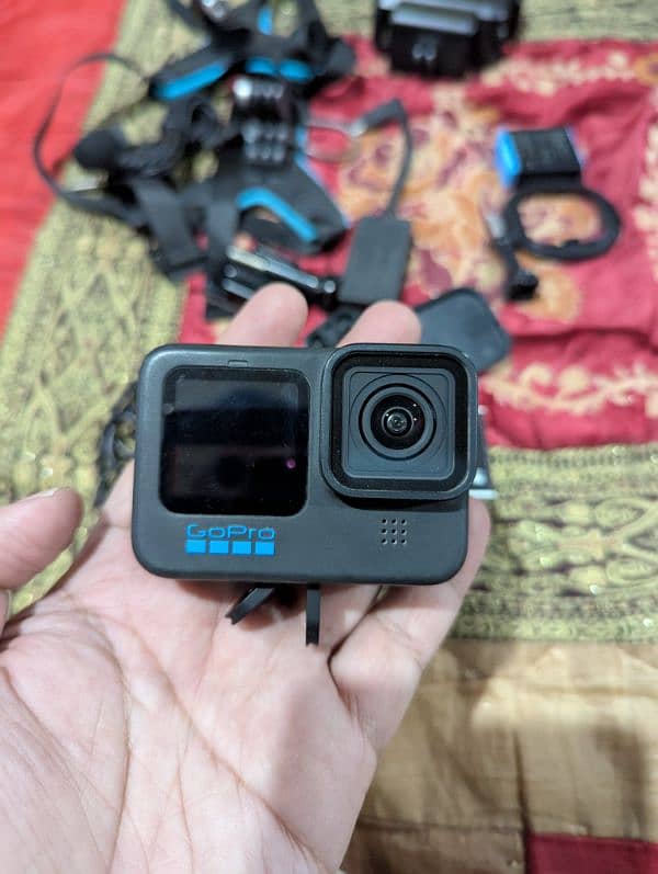 GoPro Hero 11 10/10 condition- 0