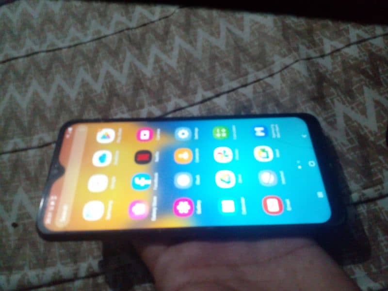 Samsung A20 with Fingerprint 3/32GB 0