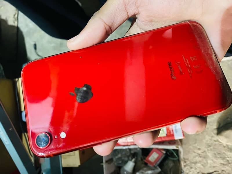 iPhone XR (FU) 2