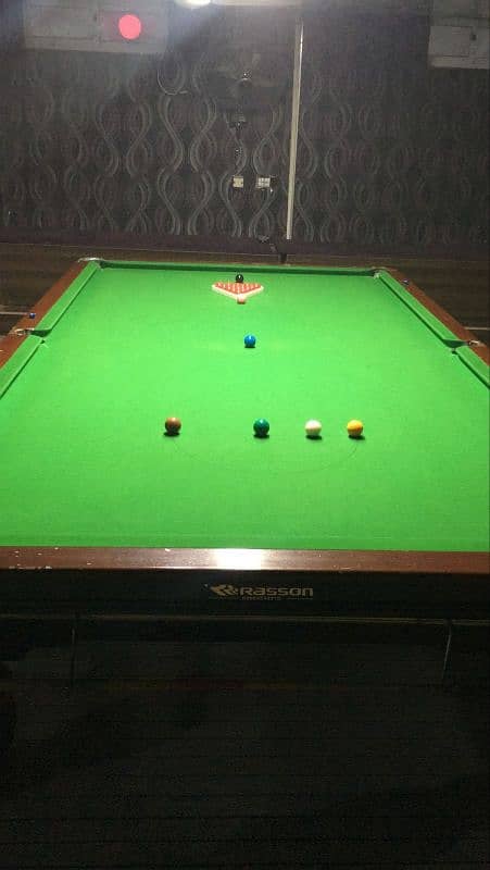 snooker club 5 table hostel city 1