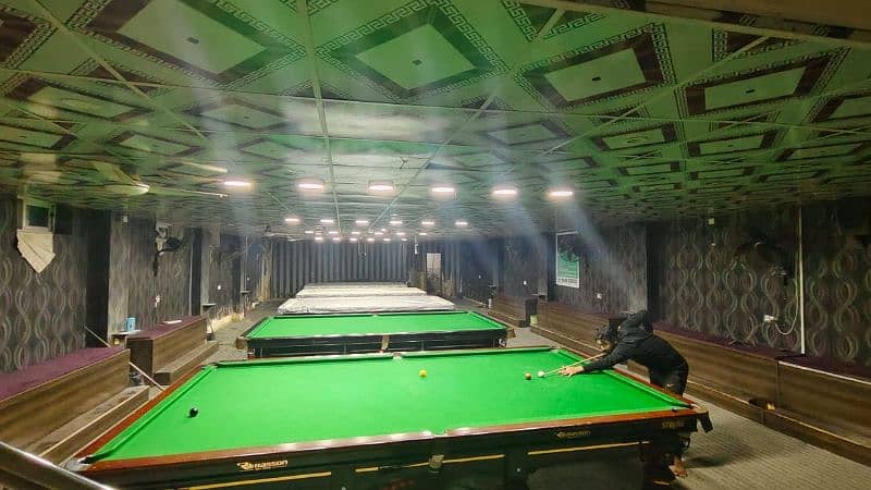 snooker club 5 table hostel city 4