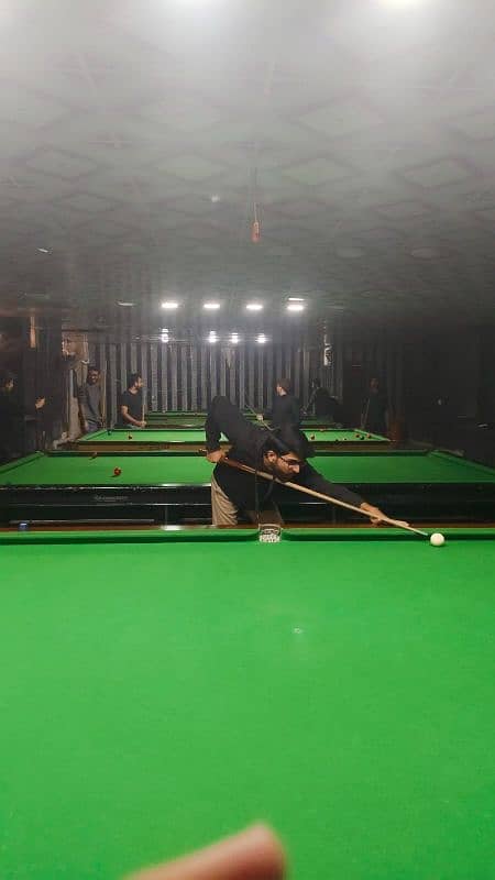 snooker club 5 table hostel city 5