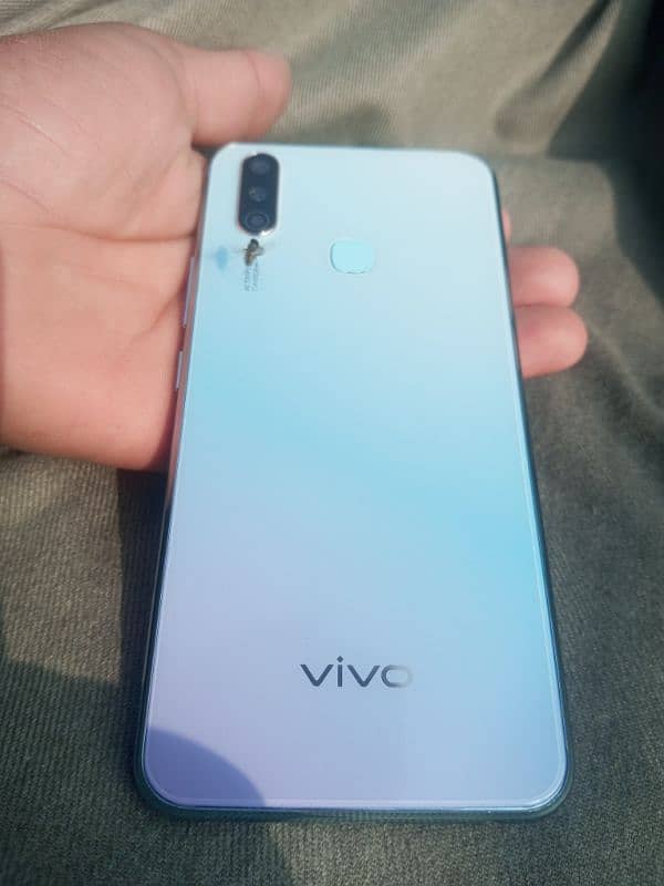 Vivo y 17 8/256 sale urgent 4