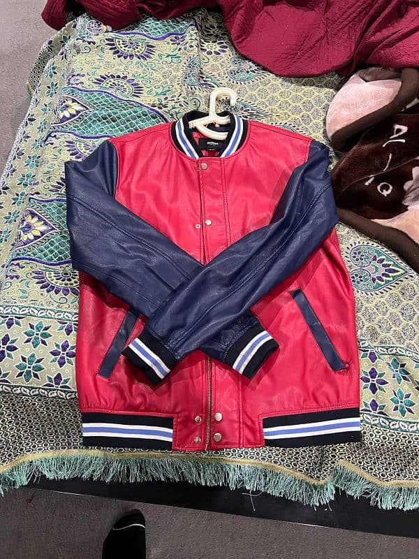 outfits orgnil Jacket sale 2 years use size midum 4