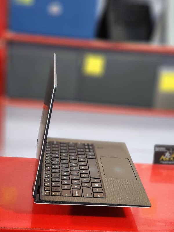 Dell xps 13 i5 7th Generation Ram 8gb SSD 256gb 2