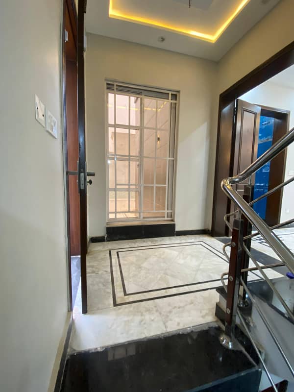 Ten Marla Non-Furnished Brand New Upper Portion Available For Rent In Bahria Town, Lahore. 12