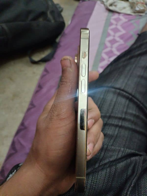 i phone 14pro . . . 128gb. . jv. 10. candishion box sman sab kuch he 2