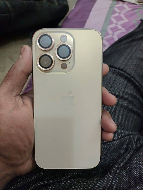 i phone 14pro . . . 128gb. . jv. 10. candishion box sman sab kuch he 4