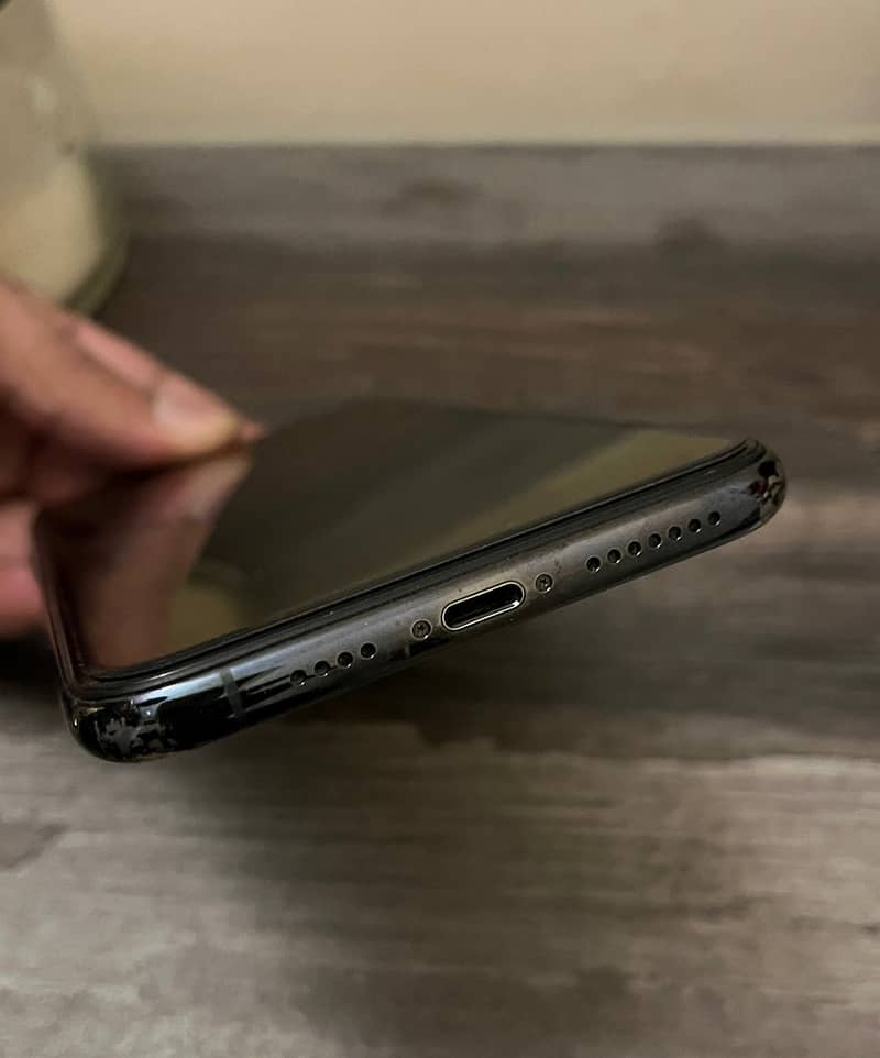 iPhone 11 Pro Max (PTA Approved) 2