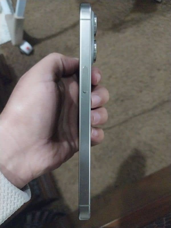 apple iphone 15 pro max natural titanium 2