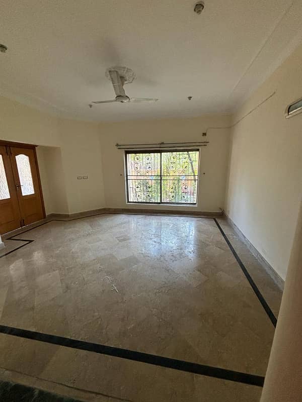 10 MARLA HOT LOCATION FULL HOUSE AVAILABLE FOR RENT IN WAPDA TOWN 43