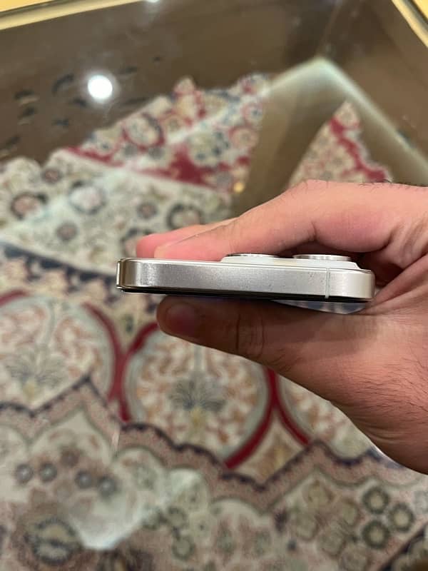 iPhone 15 Pro 128 GB Non PTA White Titanium 3