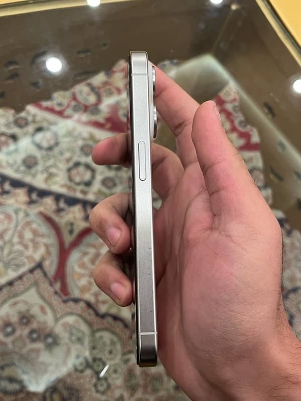 iPhone 15 Pro 128 GB Non PTA White Titanium 6