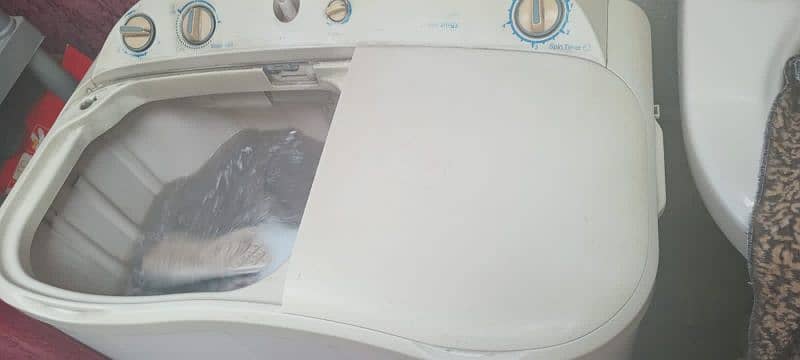 Selling washing machine and dryer 2