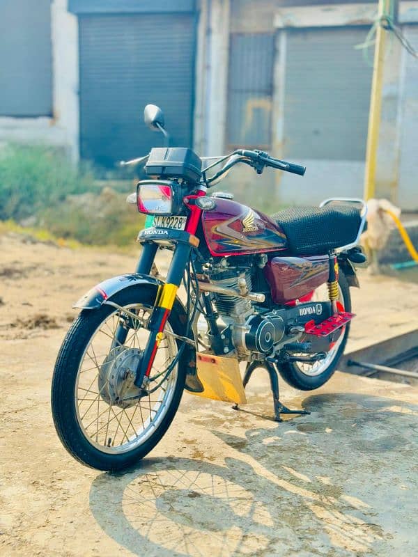 Honda CG 125 fir sale full new condition ( modified) 0