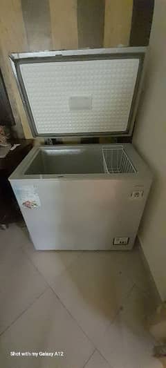 10 cubic deep freezer