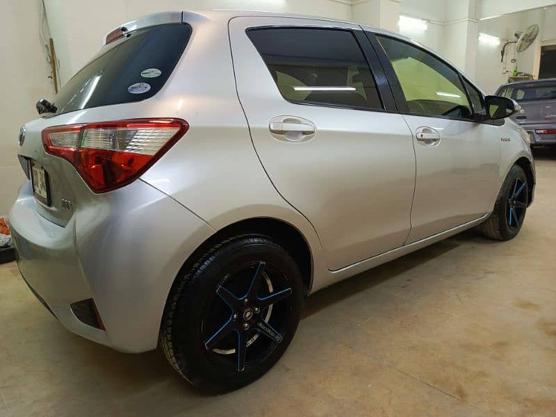 Toyota Vitz 2017 9