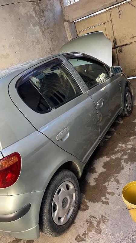 Toyota Vitz 2002 2