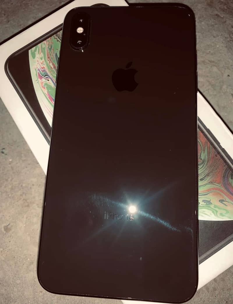 Apple iPhone XS Max 0