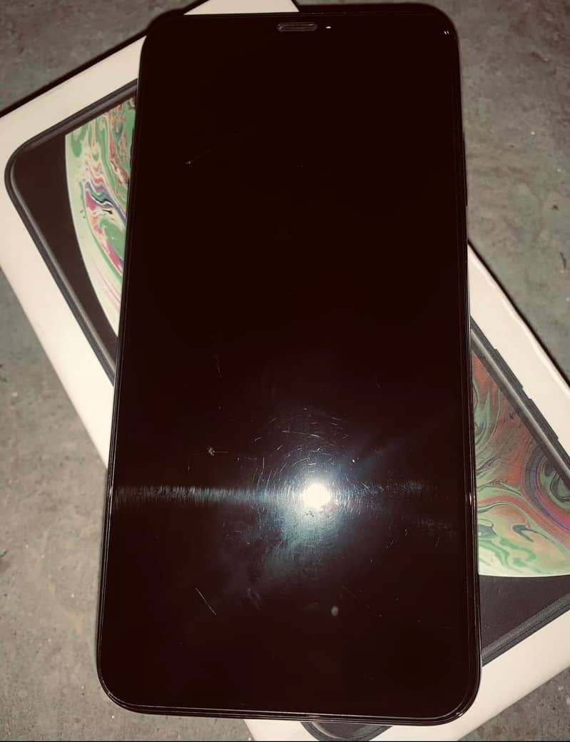 Apple iPhone XS Max 3