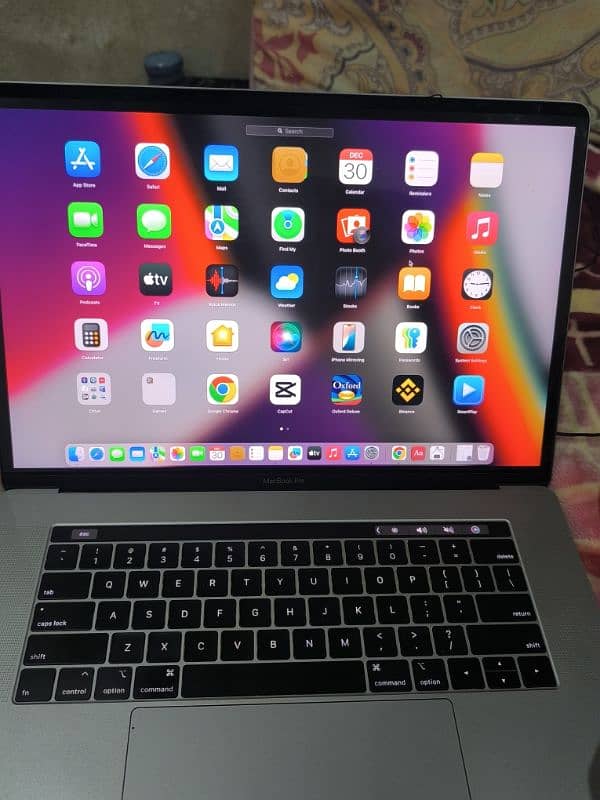 MacBook Pro 2019 16/512 0