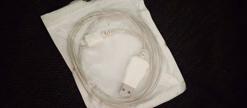 iphone lightning cable 0