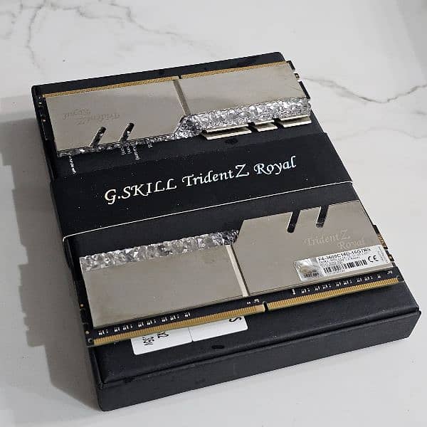 Ram: G Skill- Trident Z Royal Silver 16GB 2