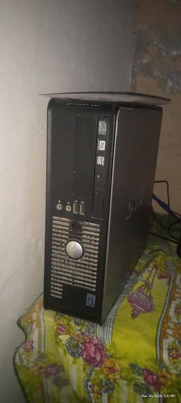 Dell Optiplex 580 with Dell led. . 1