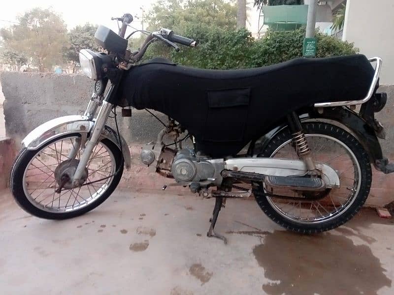 Honda CD 70 9