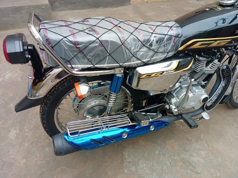 honda 125 salf 8