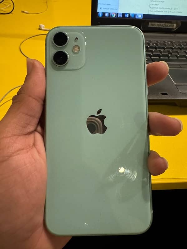 Iphone 11 64GB factory Unlocked 5