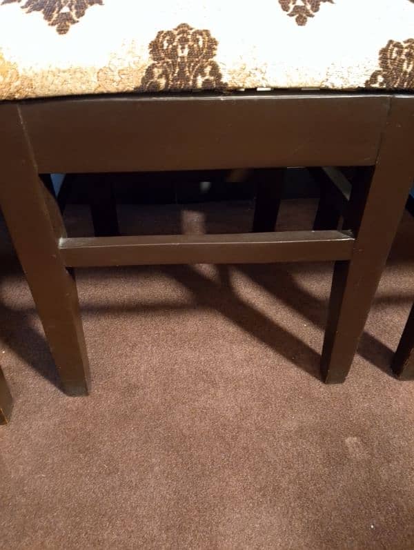 used dining with no top only base and 6 chairs in very good condition 1