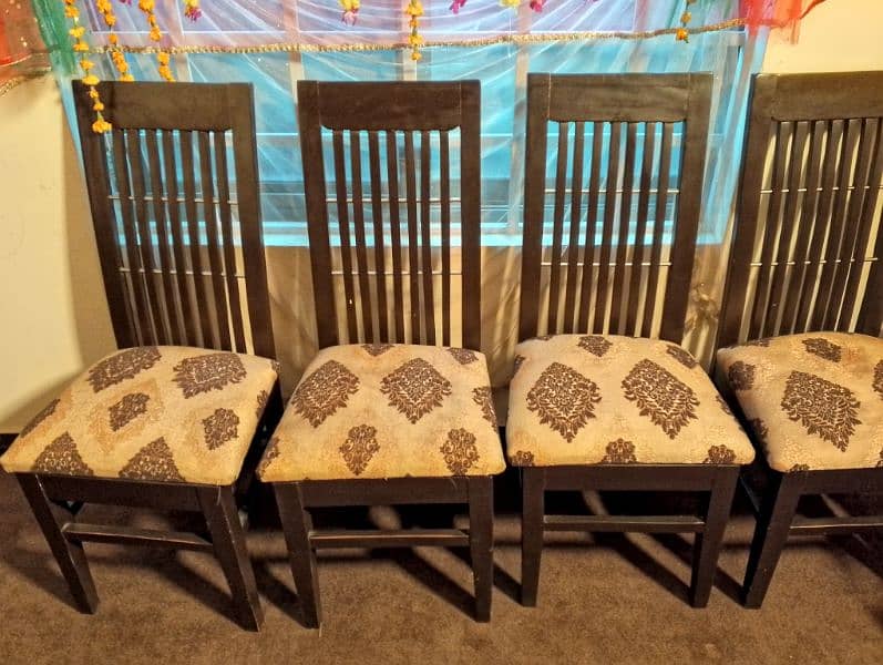 used dining with no top only base and 6 chairs in very good condition 2