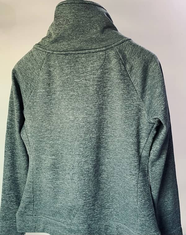 Grey sweat shirt ( Easy wear in winters and summers ) 5