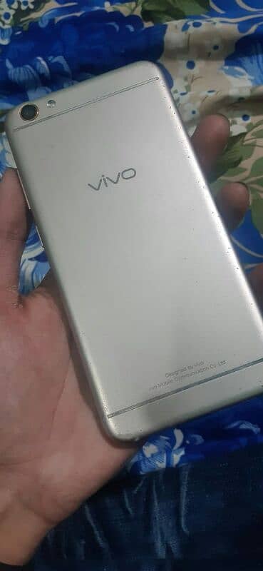 Vivo Y66 3