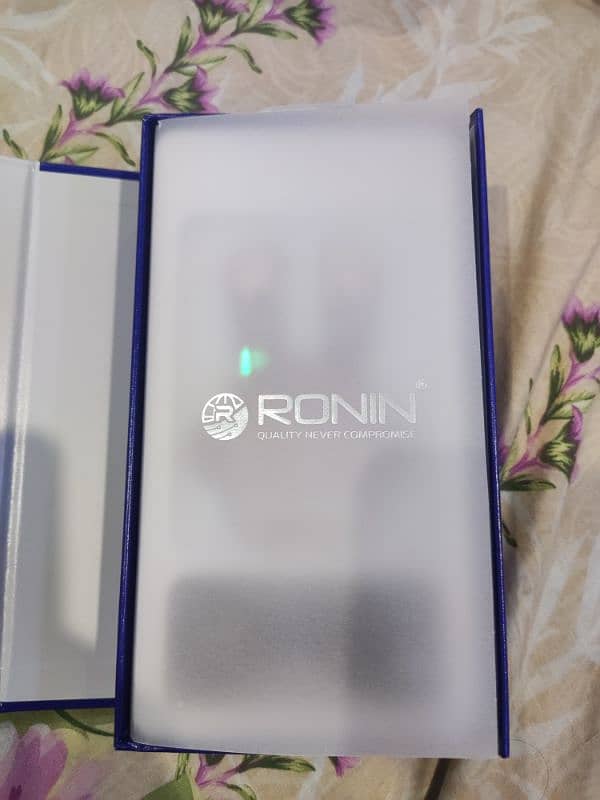 ronin r-7025 Bluetooth earpods pink 1