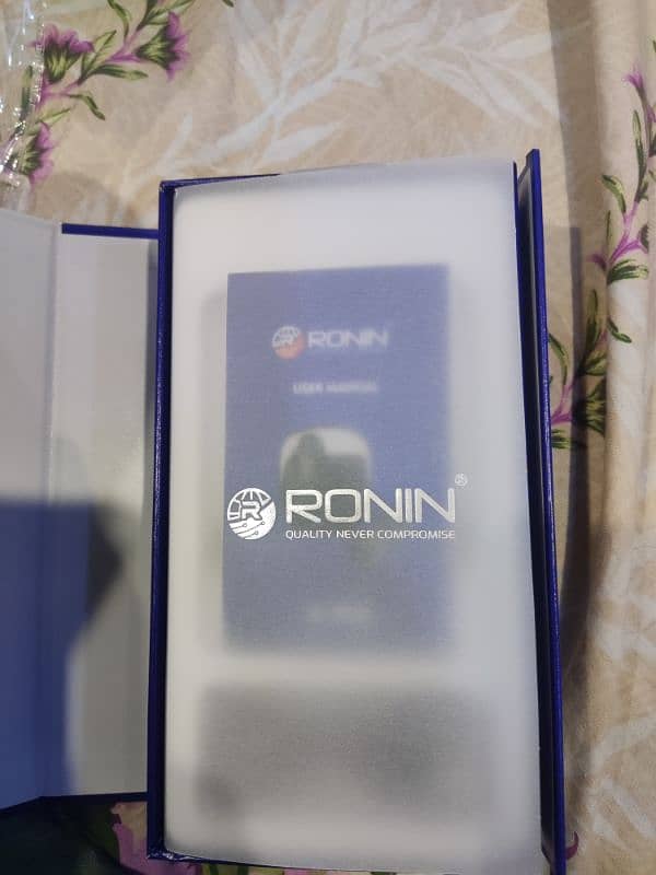 ronin r-7025 Bluetooth earpods pink 3